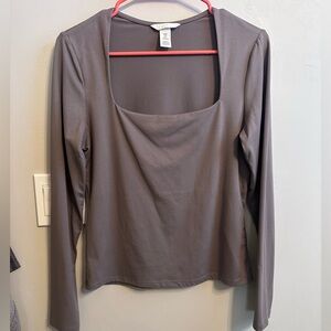 H&M Long Sleeve Super Soft Jersey Top - Size Medium in Dark Taupe Color